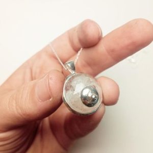 Colgante Teta Transparente (100e + IVA)