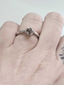 Un anillo de morir de Amor - Solitario Lua