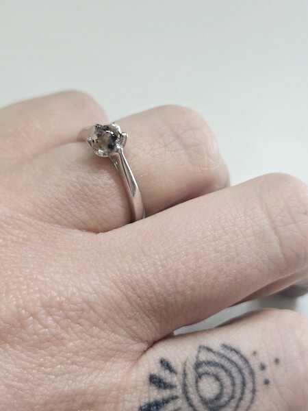 Un anillo de morir de Amor - Solitario Lua
