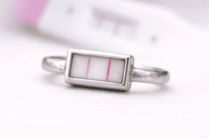 Anillo Test de embarazo preservado